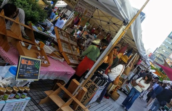 Tokyo antique market Tokyo antique market