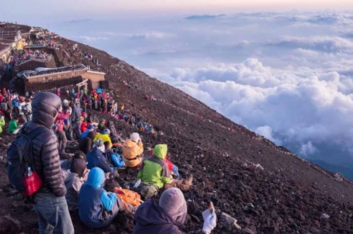 Fuji hiking season
