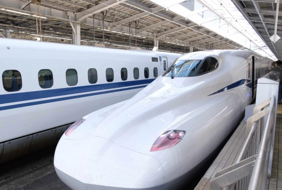 Japan train etiquette