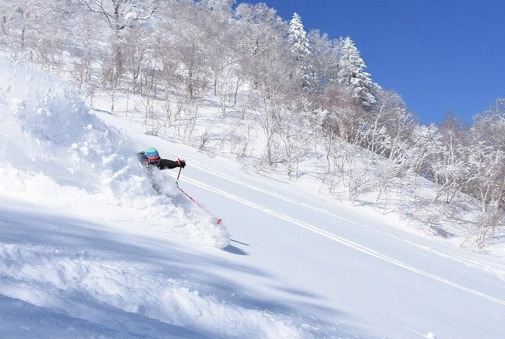 hokkaido ski season months