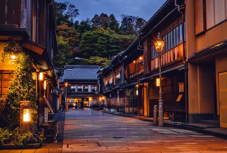 What to do in Kanazawa at night