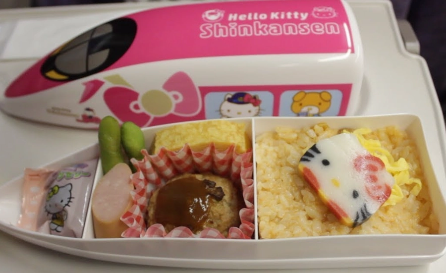 Self-heating bento box Shinkansen