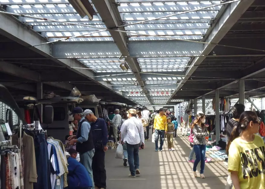 Tokyo flea market cash only Tokyo flea market cash only