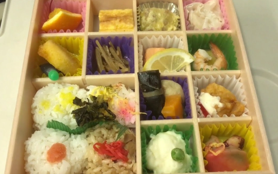 self-heating lunch box