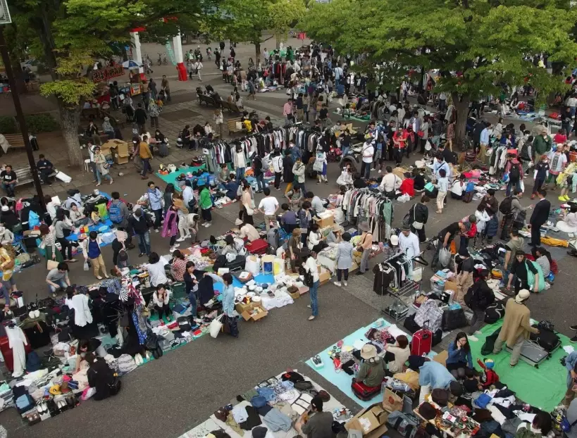 Tokyo flea market cash only Tokyo flea market cash only