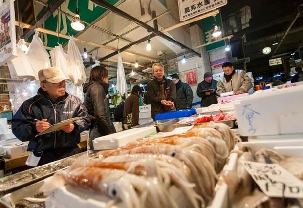Toyosu Market vs Tsukiji