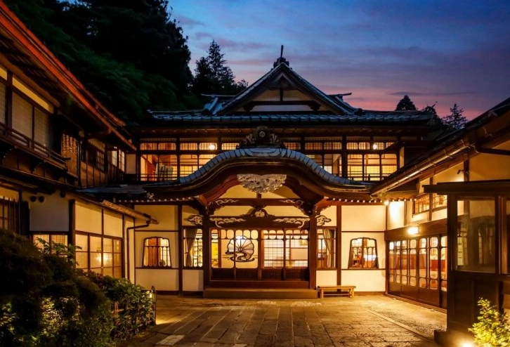 luxury ryokan experience