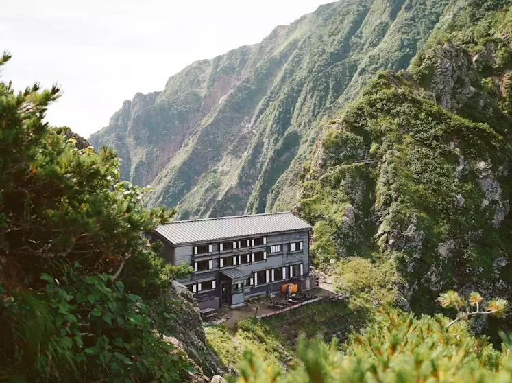 what to pack for hut hiking japan