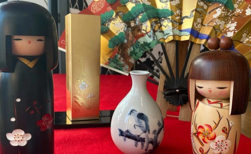 Japanese handicrafts shopping